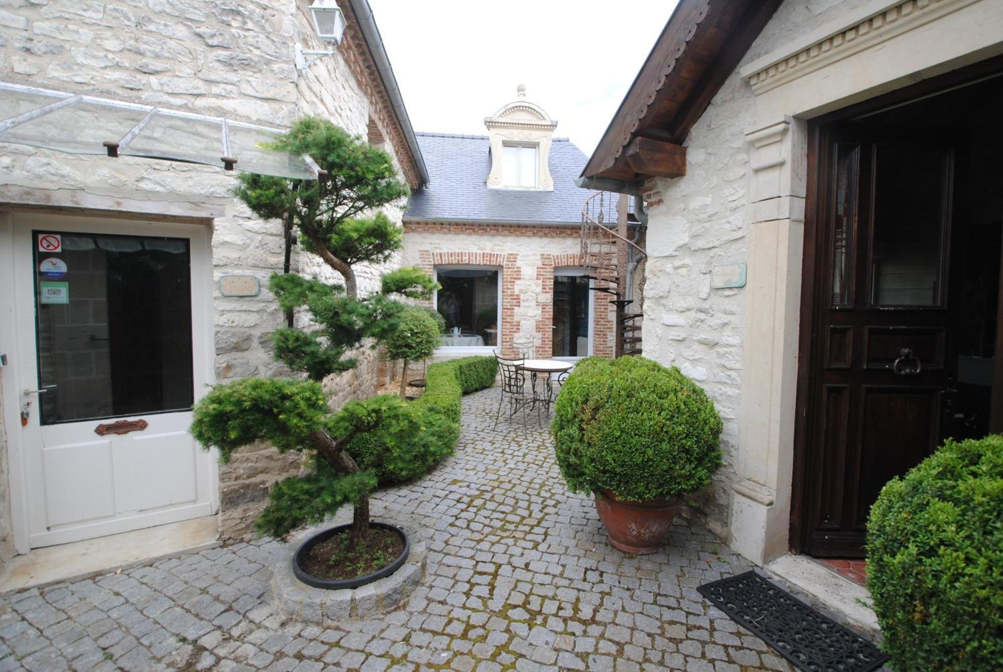 Le Grand Logis - Guest House - Bed And Breakfast Marchais  Buitenkant foto